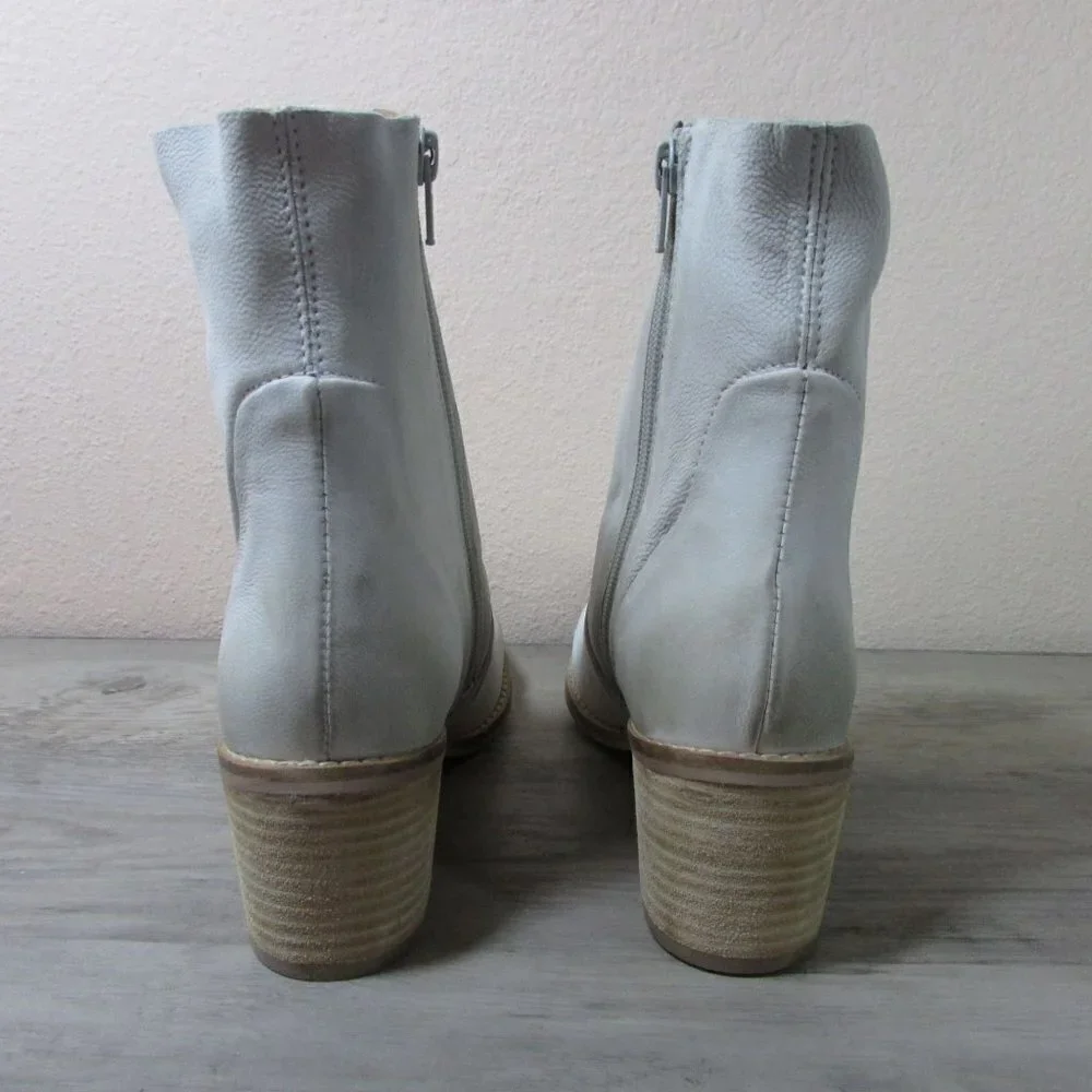Diba True Women's Majestic Nubuck Leather Zippered Booties - Off White - 36816